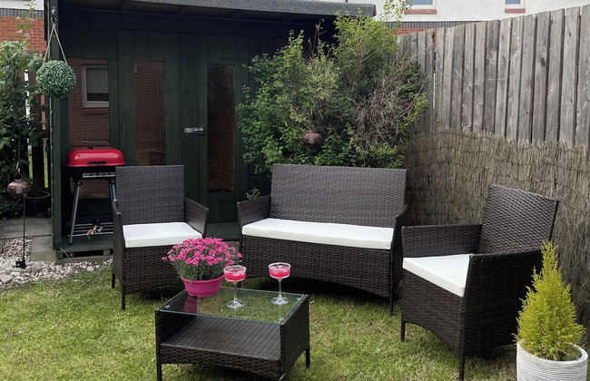 Stylish Scottish House With Garden and Parking - Foto 29