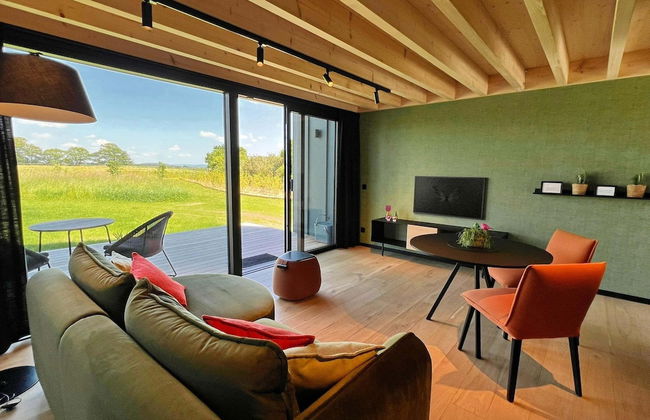 Amazing Lodge With Shared Pool - Photo 8