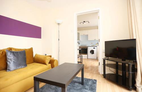 Redland Park By N And N Stays Ltd, Perfect for Contractors & Workers, Close to local amenities and work sites in Bath, Free Parking - Photo 24