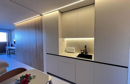 Estudio de diseño con piscina by Gloove - Foto 13