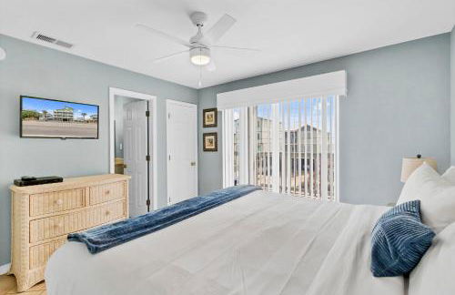 3BR Condo Gulf Views with Pool, Boat Launch and Dock - Photo 9