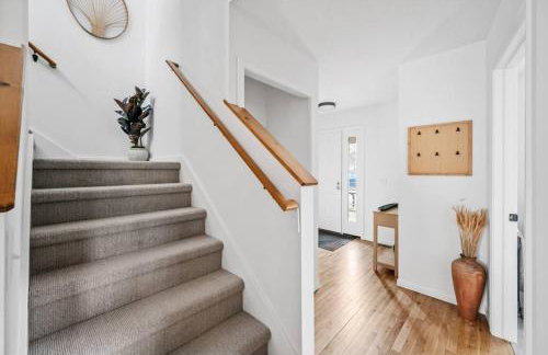 Japandi, 3BD Townhome Near Downtown, Beach and Wineries - Foto 18