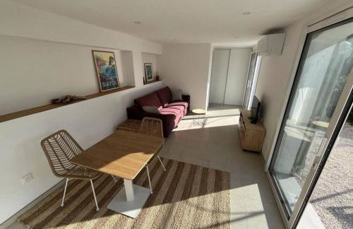 Sea View Studio with Large Terrace 5-Min Walk to the Beach - Foto 6