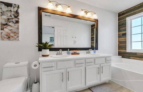 Modern 6BR Haven with Playroom, Gym & Deck! home - Photo 16