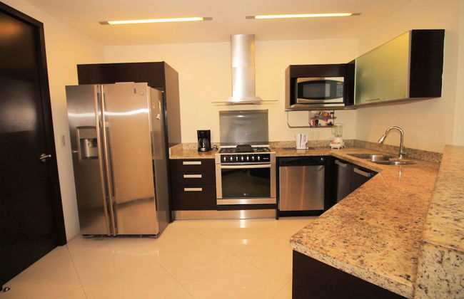 Downtown Apartment Oasis 12 - Photo 19