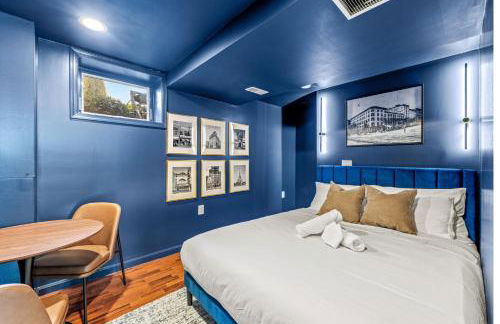 Book Now!- Fenced Yard - BBQ Grill & 4 Tvs -Luxury Getaway -Floyd's Freedom- - Foto 41