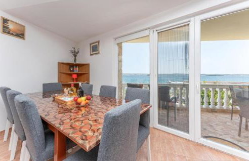 3 Bedroom Cozy Apartment In Ugrinic - Foto 22