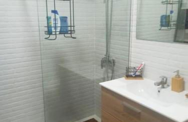 Fantástico ático con terraza, garaje, wifi, con todo para playa, piscina y casa y no facturar maletas! - Foto 25