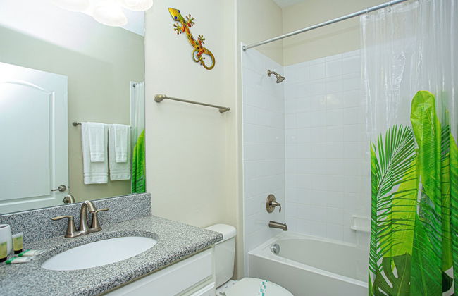 Luxury 5Bd w Jacuzzi Pool Near Disney 5528 - Foto 22