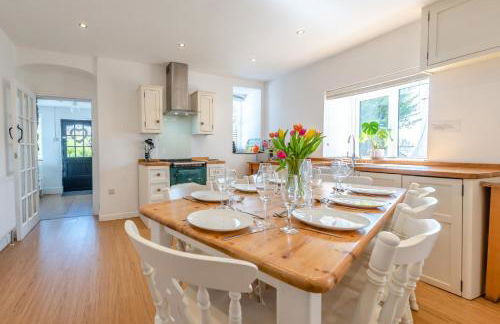 Pembrokeshire Near Beach With A Hot Tub - Foto 3