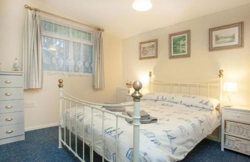 Sunnydaze-detached chalet with 2 bedrooms and 2 bathrooms and private parking outside door - Foto 6