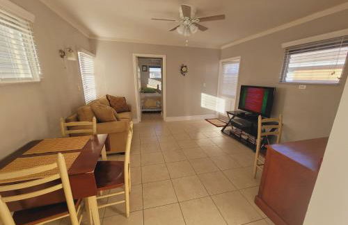 Cottage on Walking Distance To Nokomis Beach - Foto 8