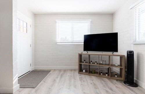 Spacious 2BR Condo, Steps to Downtown Gilbert, King Bed & Laundry - Foto 18