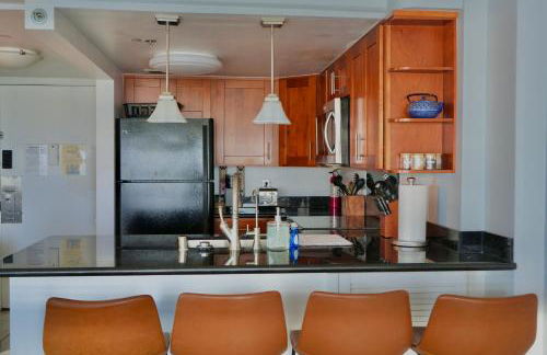 Ilikai Hotel Condo with Kitchen and Ocean View - Foto 22