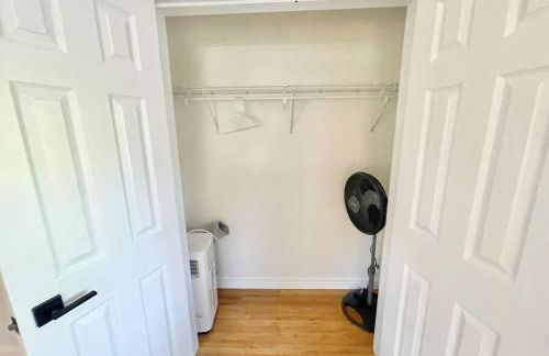 Quiet Family Friendly Home w/ Backyard [Owls Nest] - Foto 14