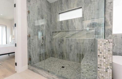 Waterfront Home with Pool Spacious Bay , Sleeps 16 - Foto 68