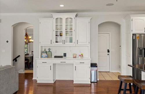 Beautiful relaxing private villa next to a pond smart home and Traeger Grill - Foto 37