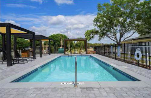 Elegant 3BR Townhouse wResort Pool10 Min Disney - Foto 6