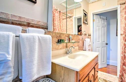 Charming Yonkers Retreat - 10 Mi to Central Park! - Foto 15