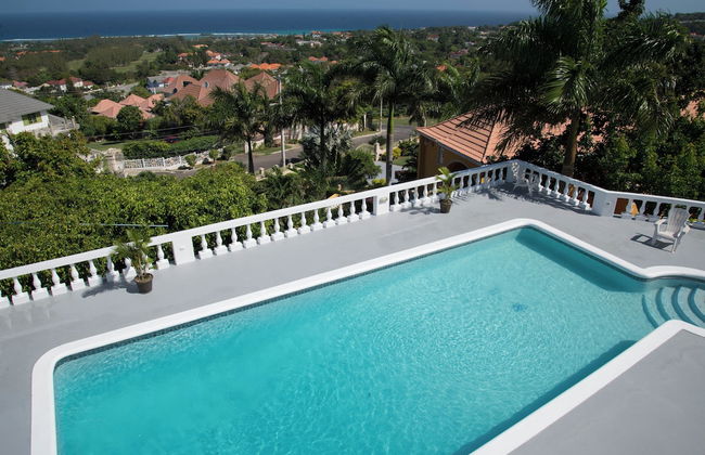 Hatfield South Villa - Photo 1