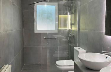 Villa pareada con piscina privada - Foto 42