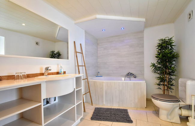 Luxury Pool Villa in Goesnes - Foto 30