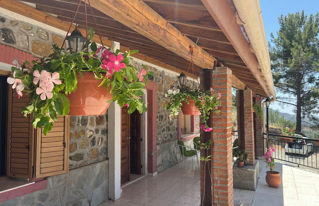 Charming Villa in Pano Platres, Cyprus - Your Home Away From Home - Foto 24