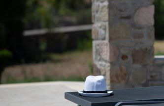 Villa & Stone House with Pool, 10 Mins to Skala Eressos Beach - Foto 50