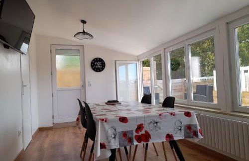 Logement lumineux avec terrasse - Photo 6