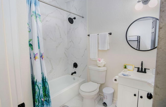 Magnificent 4BR Near Famous Riverwalk and Downtown - Foto 14