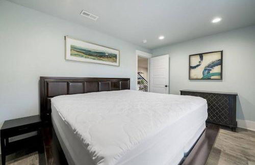 The Fox Den 4BR/3BA- Near HWY 12 Bridge-Lakefront - Foto 19