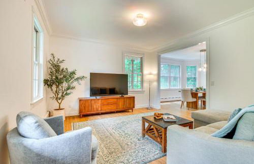 Serene Hudson Valley Escape with Pool and Grill - Foto 10