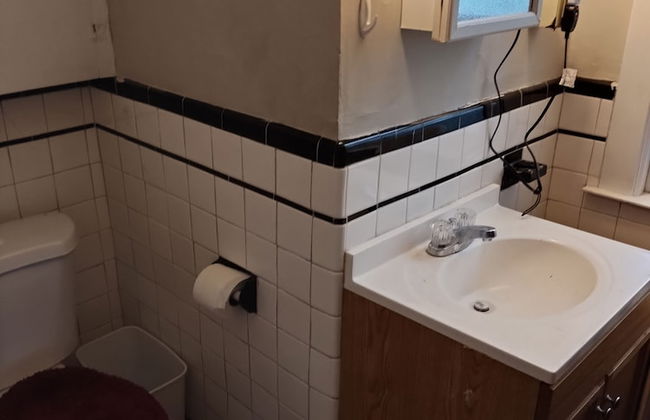 The Carew House Sleeps 10 Fenced 4BR Full Kitchen Steps2 YCP - Foto 20