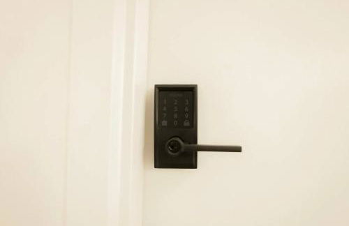 Above The Roots - Classy 1BD Escape - Foto 43