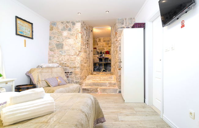 Gaius Aurelius Valerius - Photo 18