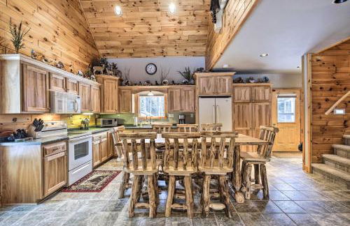 Phelps Cabin on 26 Acres with Fire Pit! - Foto 8