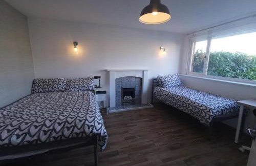 Wonderland 4 bedrooms 6 bed Castle Donnington EMA airport - Foto 6