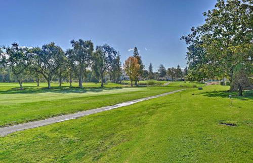 Serene Napa Retreat with Pool Access and Patio! - Foto 26