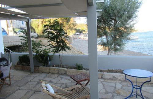 Cozy Beachfront Escape in Lilikas - Foto 8