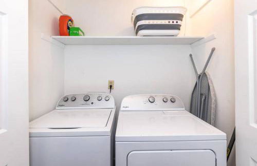 Island Joy - Newly Renovated/Walk to the Beach! - Foto 21