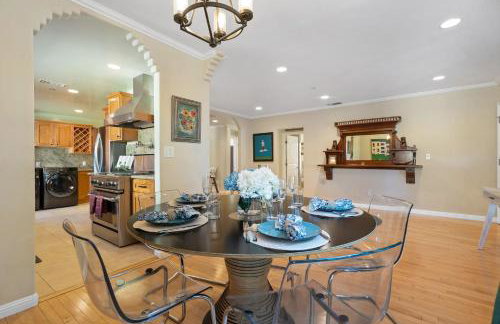 New Listing Burbank Retreat by Colby & Conrad - Foto 12