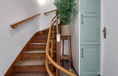 Amazing Home In Neuilly Le Vendin - Photo 16