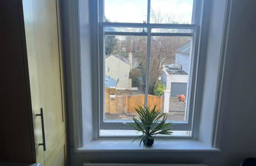 Stylish 1BR Teddington Flat Near Thames River - Foto 7