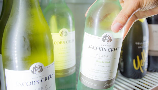 Check-in/check-out kiosk