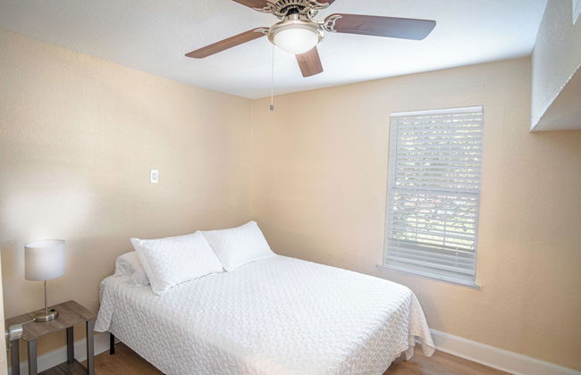 3 Br/1 BA Remodeled Home Near Downtown - Photo 6