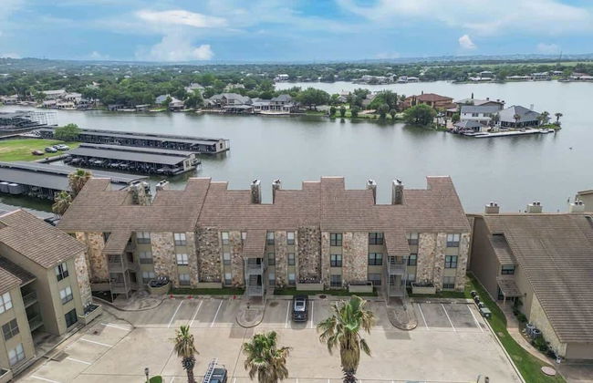 Cape Terrace Waterfront Oasis - Foto 19