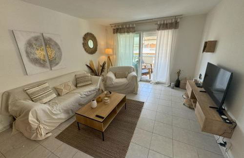 Elegant Apartment with Sea View and Swimming pool - Photo 4