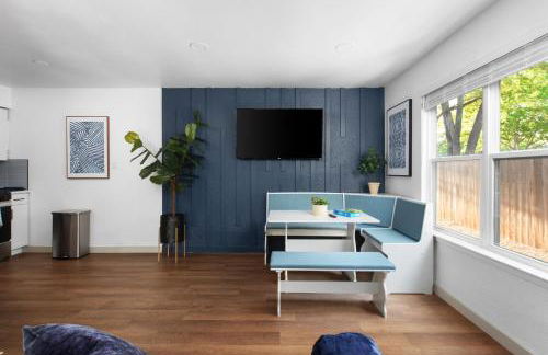 Posh & Serene 2BR w Private Patio - Foto 8