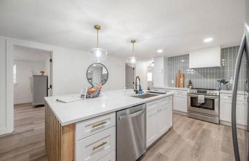 Contemporary Oaks | Heated Pool + Screened Lanai - Foto 10