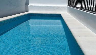 Apartamento nuevo con piscina en el centro "Doña Paca-Ronda" - Photo 2